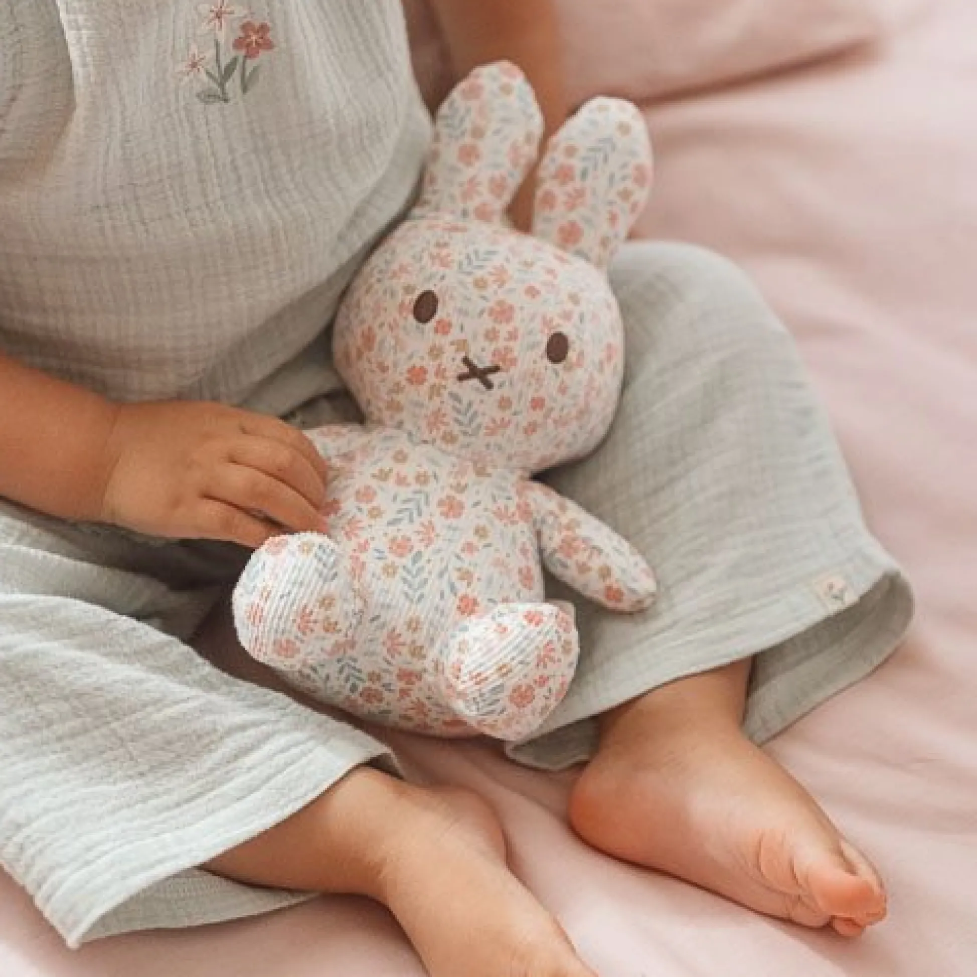 nijntje knuffel all-over print 20 cm - Roze - Lucky Blossom