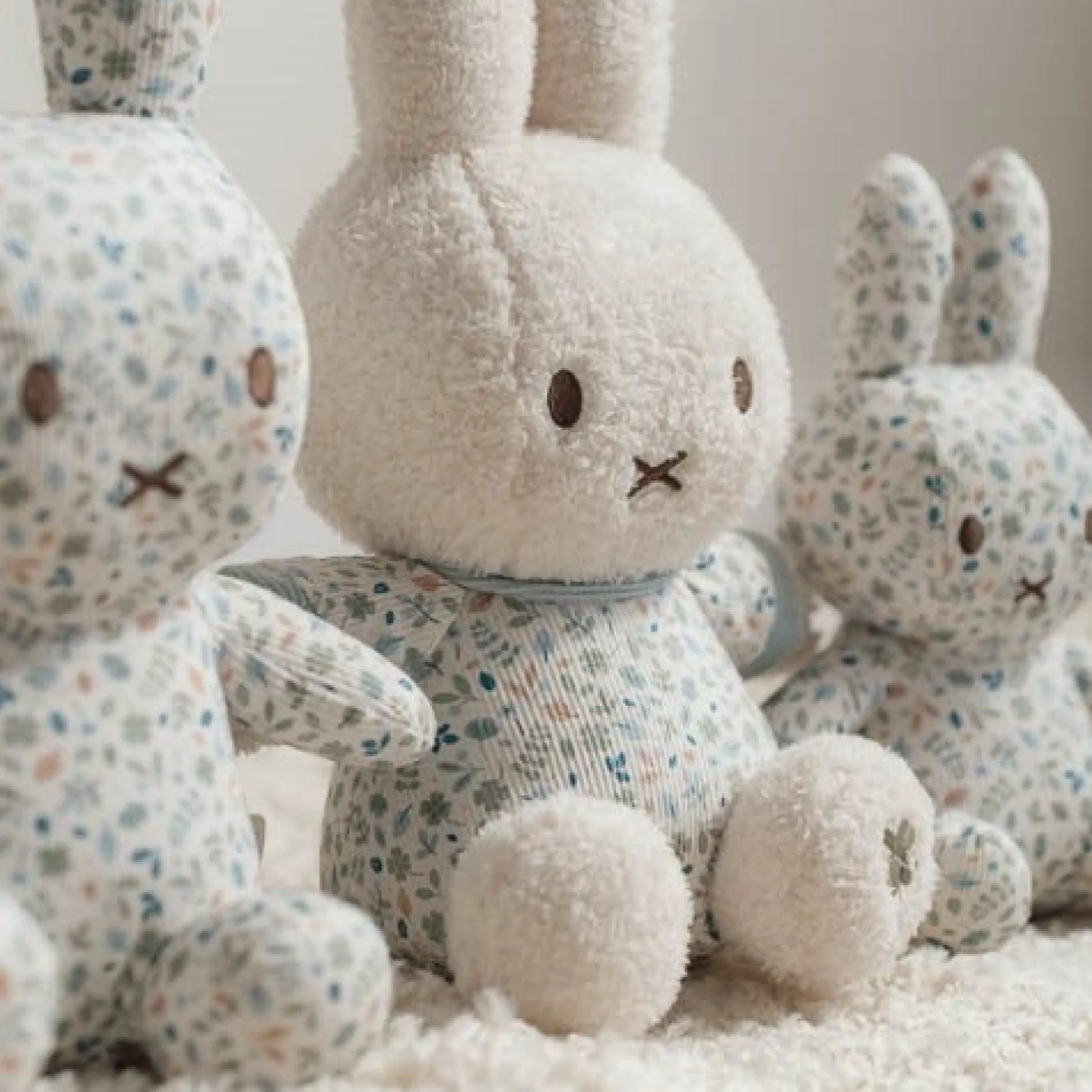 nijntje knuffel 20 cm - Blauw - Lucky Leaves