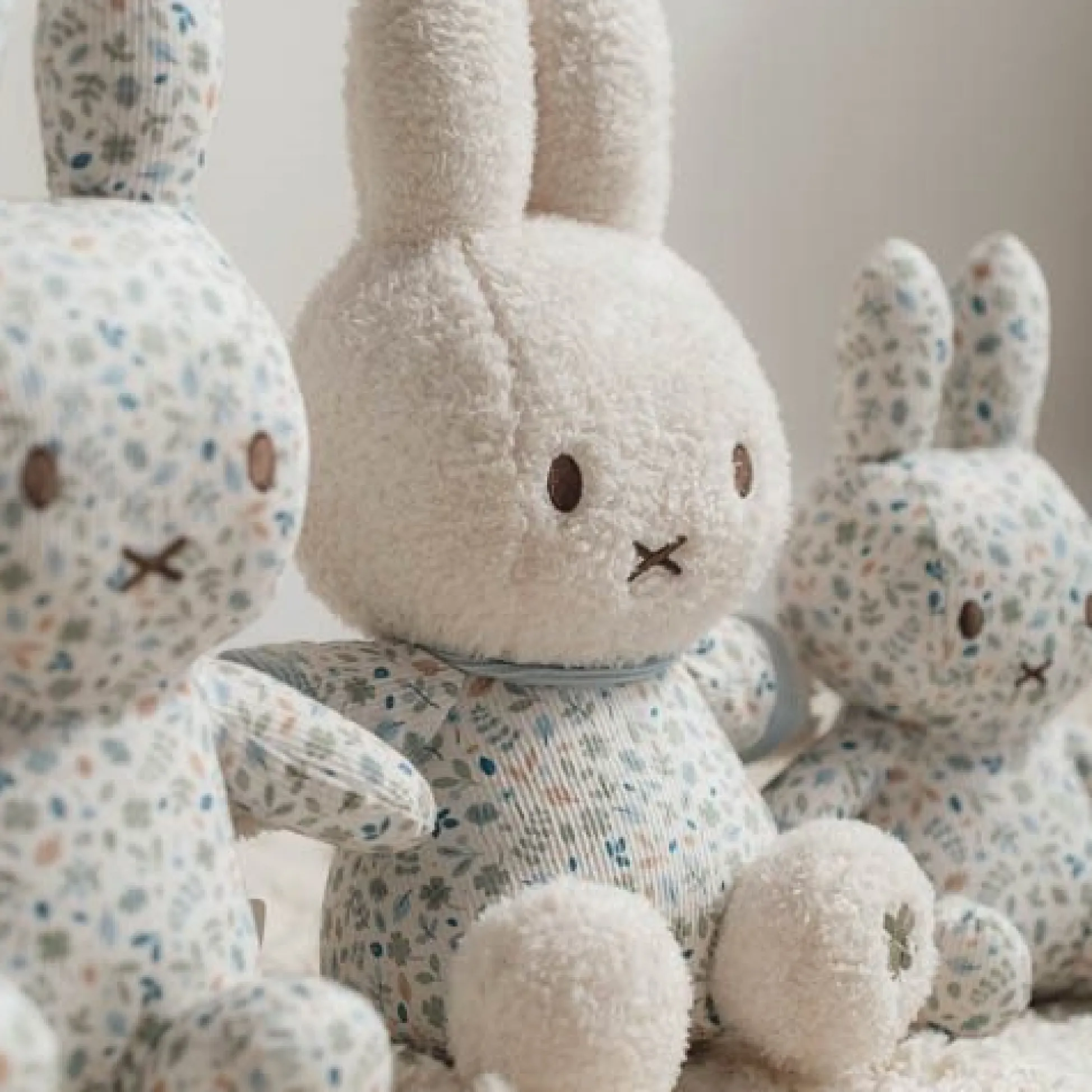 nijntje knuffel 30 cm - Blauw - Lucky Leaves