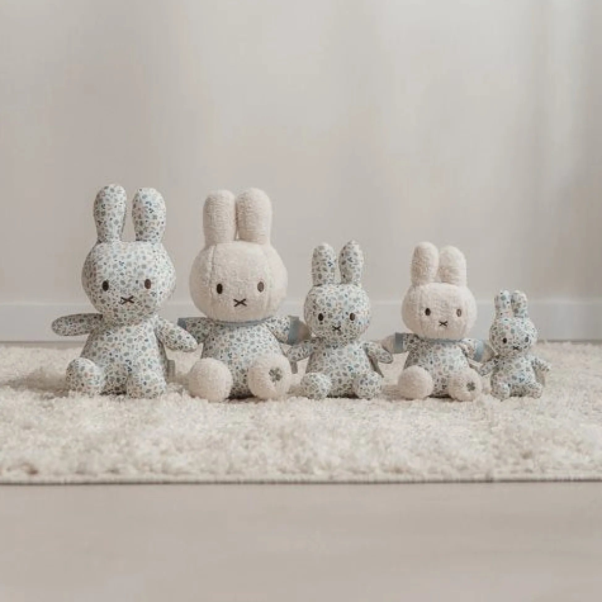 nijntje knuffel 30 cm - Blauw - Lucky Leaves